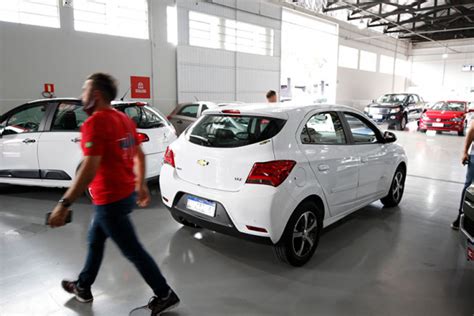 Revenda de Carros seminovos em Curitiba .